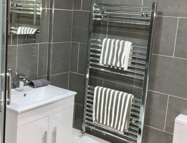 Holiday let with family bathroom